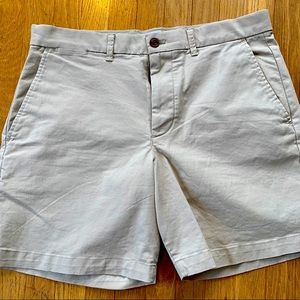Gap 7” Khaki Shorts